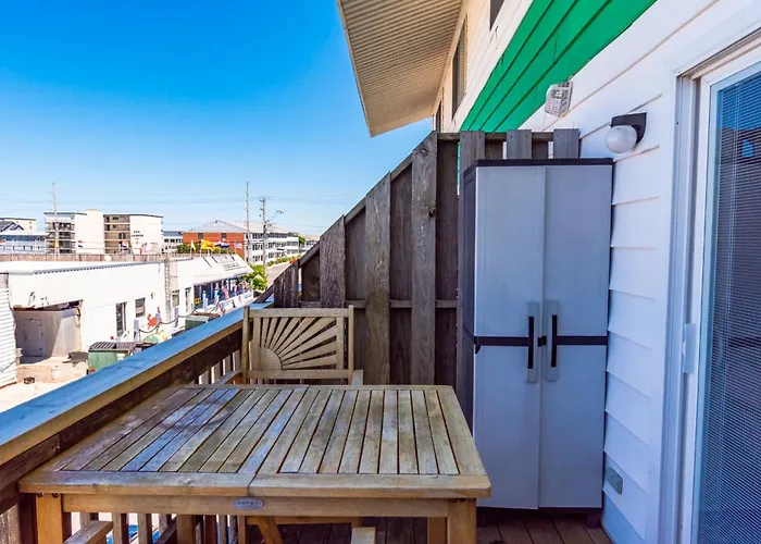 Apartment 127th Street Ocmd *